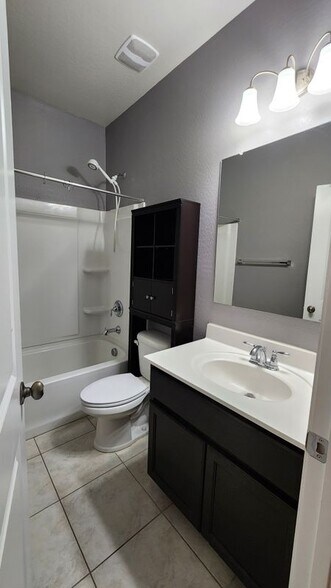 Building Photo - 42037 W Quinto Dr