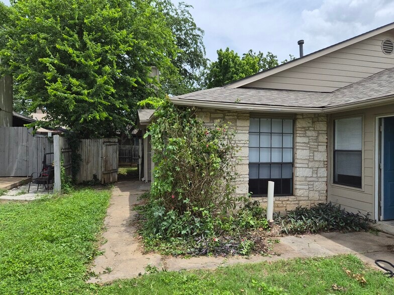 Front of house - 1104 Woodlief Trl