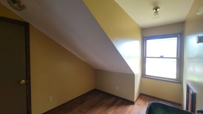 Building Photo - 803/805 MA - BEE