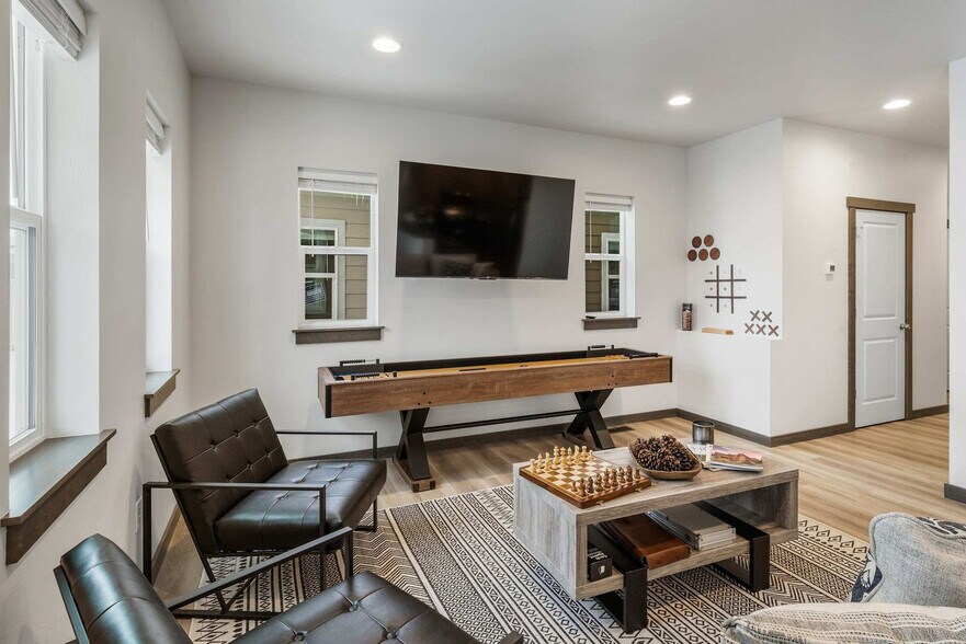 Building Photo - 2942 W Babcock St