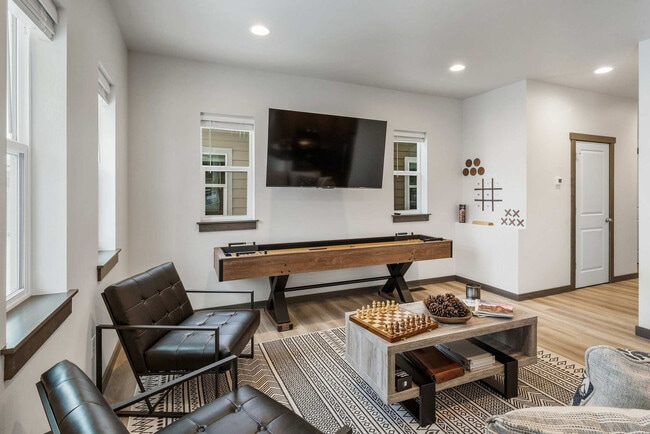 Building Photo - 2942 W Babcock St