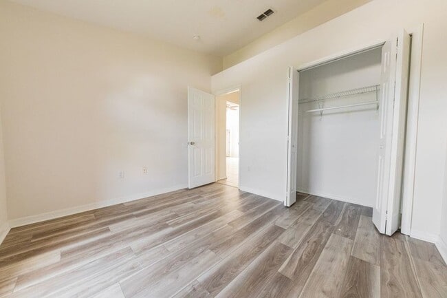 Building Photo - 2816 Blush Dr