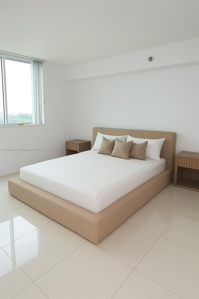 Building Photo - 1861 NW S River Dr