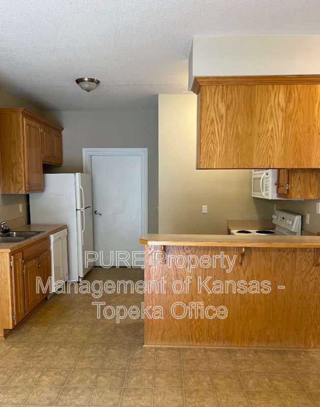 Building Photo - 2707 SE Taurus Ct