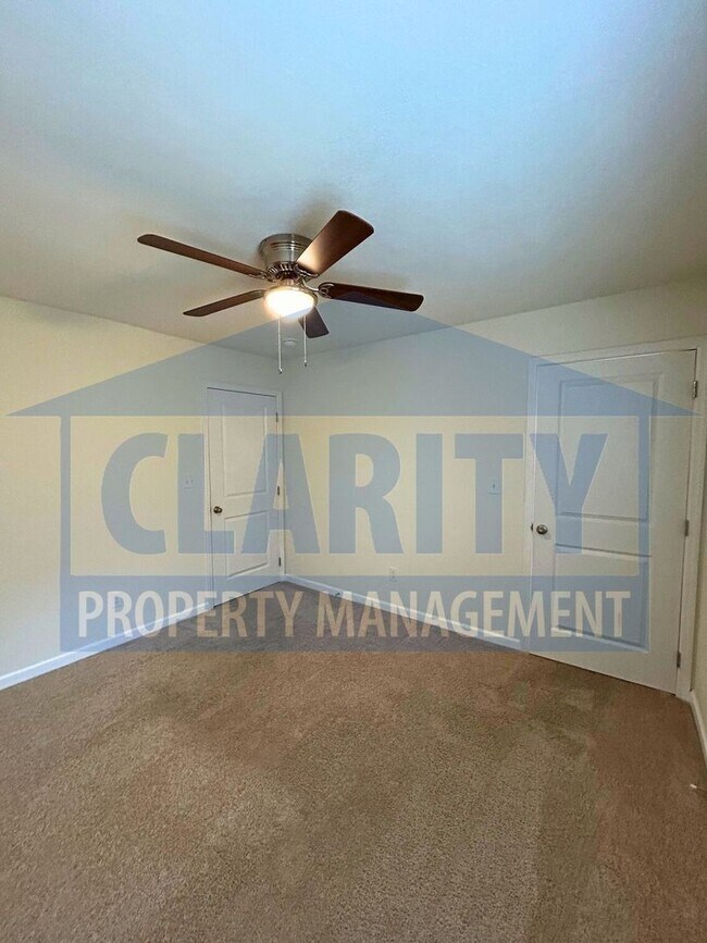 Building Photo - Beautiful 3 bedroom home in North Cleveland neighborhood!