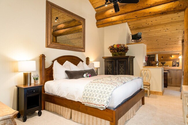 Building Photo - 66 Mountain Loop Rd