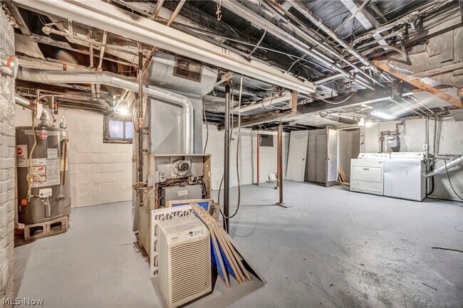Building Photo - 960 Whittier Ave