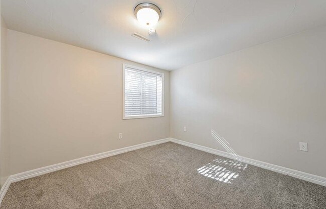 Building Photo - 1774 S Genoa Way