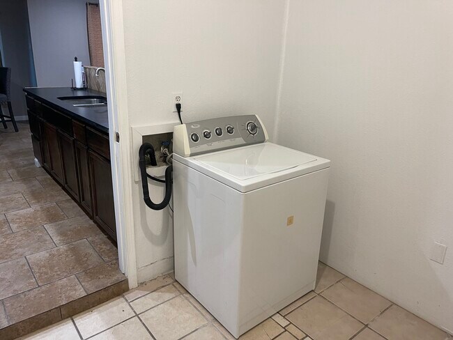 Building Photo - 4539 Guadalajara Dr