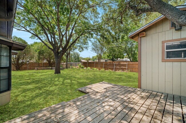 Building Photo - 4134 Hunting Path