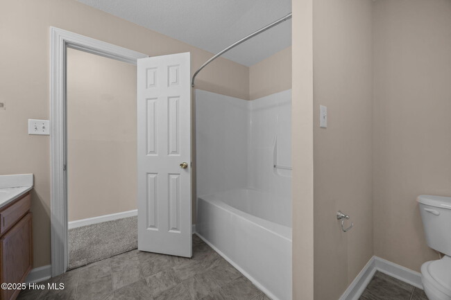 Building Photo - 911 Springwood Dr