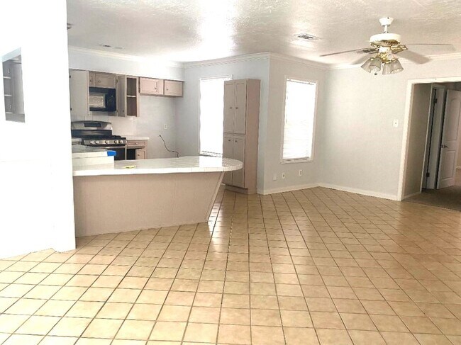 Building Photo - 181 Barracuda St