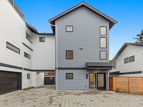 Building Photo - 3239 61st Ave SW