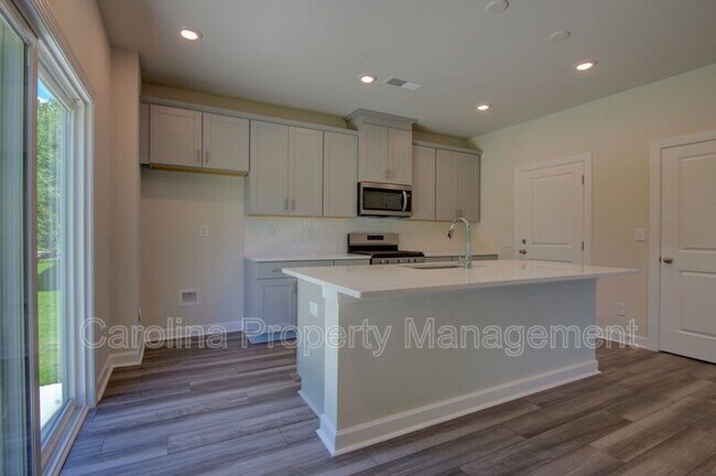 Building Photo - 105 Johns Cardinal Dr