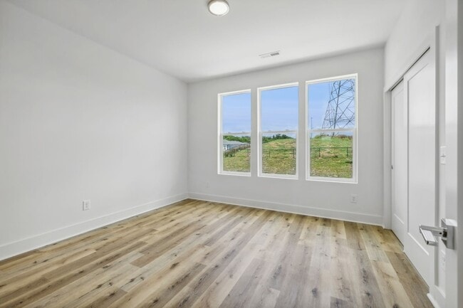 Building Photo - 104 Stella Dr