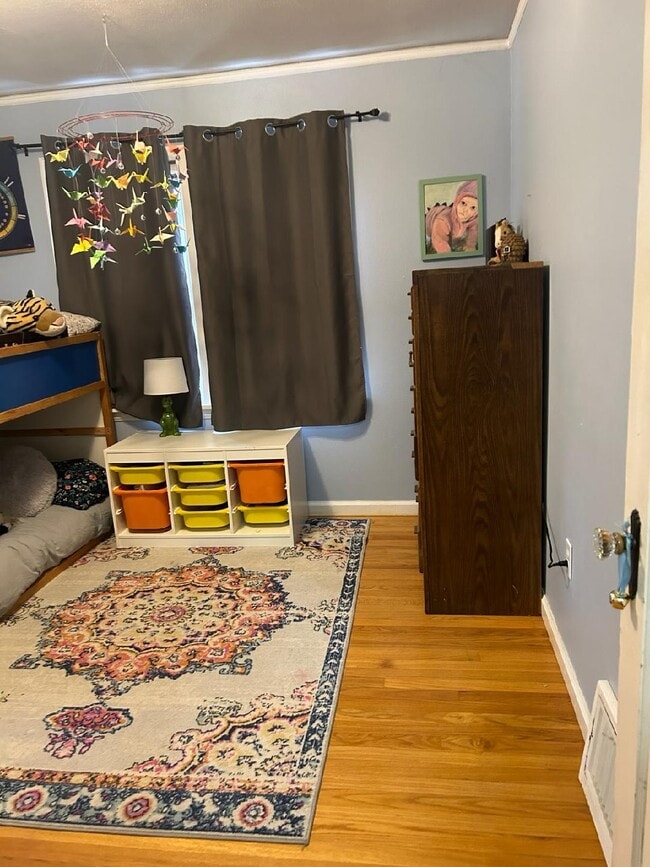 Building Photo - 611 W 32nd St