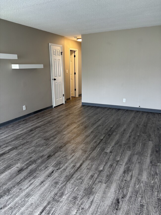 Building Photo - 1705 Edgewood Dr NW