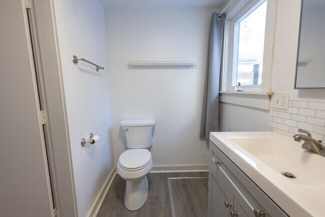 Building Photo - 9 Prospect St