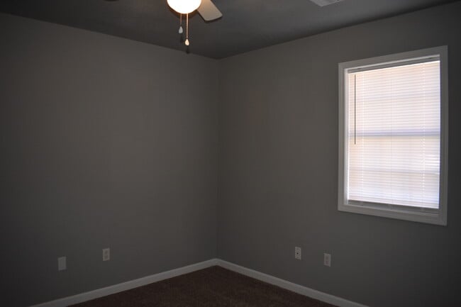 Building Photo - 3608 Shelby Dr