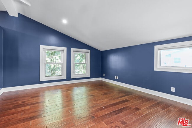 Building Photo - 4744 Haskell Ave