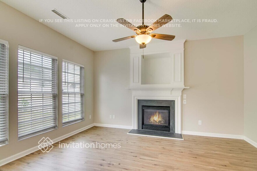 Building Photo - 3004 Riverbrooke Dr