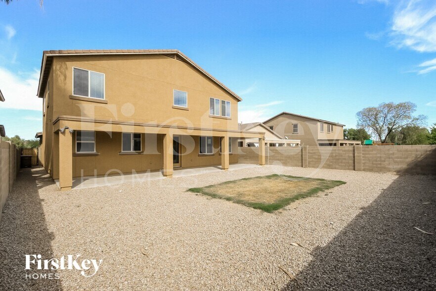 Building Photo - 837 E Cierra Cir