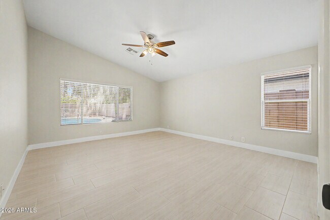 Building Photo - 1439 E Flint St
