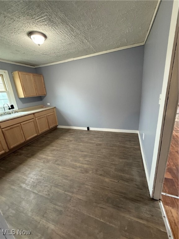 Building Photo - 714 Chester St