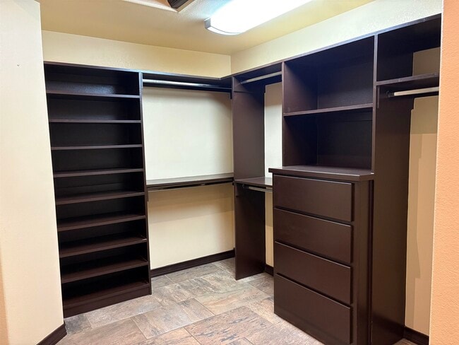 Building Photo - 405 Michoacan Loop