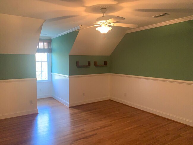 Building Photo - 101 Westbury