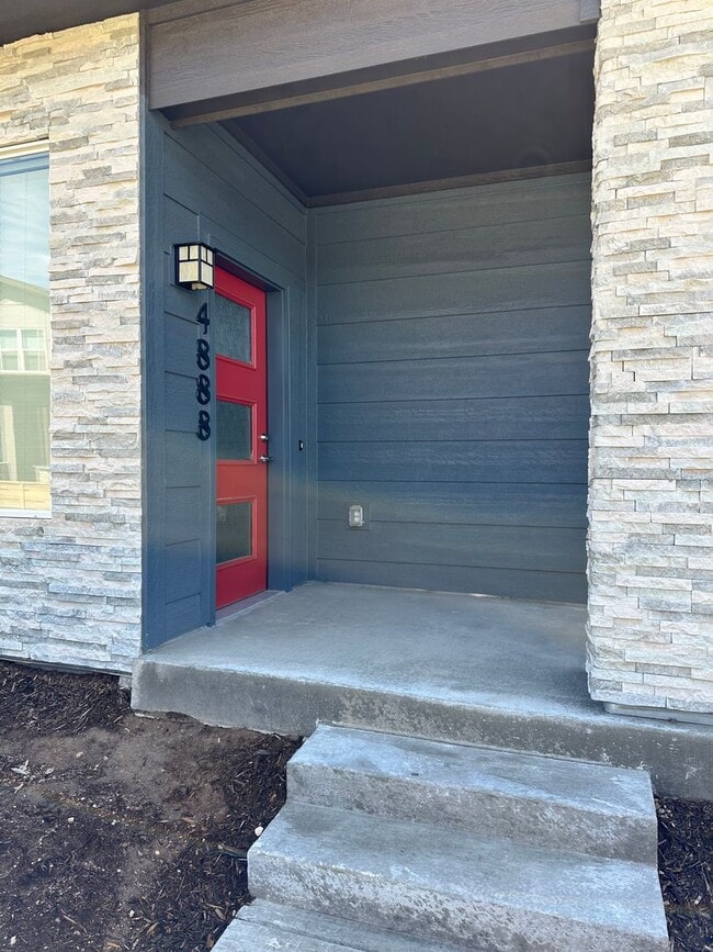 Building Photo - 4888 Denys Dr.