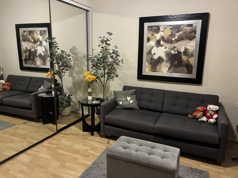 Second bedroom/ den / office - 1254 Tiffany Cir S