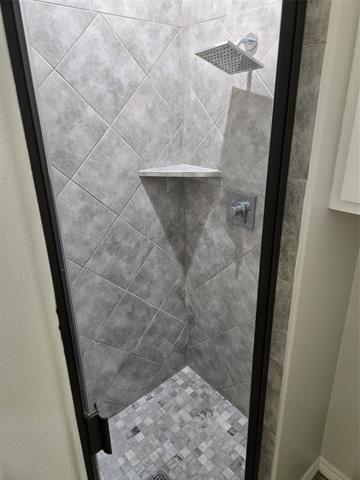 Building Photo - 3704 Canyon Rd