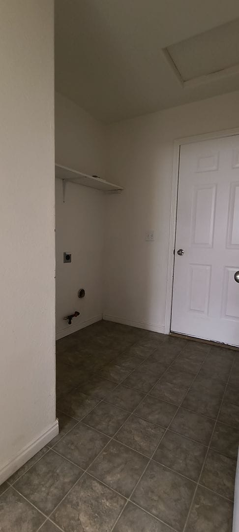 Building Photo - 3 bedroom 2 bath duplex in lamplight by Iron Springs Elementary, 2 car garage!