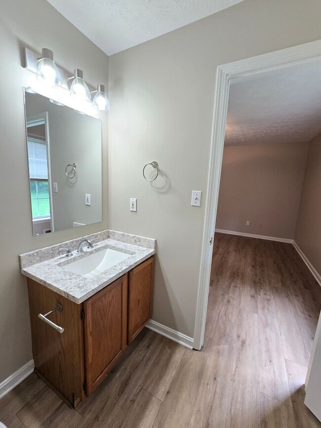 Building Photo - FOR RENT! Jeffersontown! 3 Bedrooms, 2 Full Bathrooms. $1,599/month. NEWer Paint, NEWer Hardwood ...