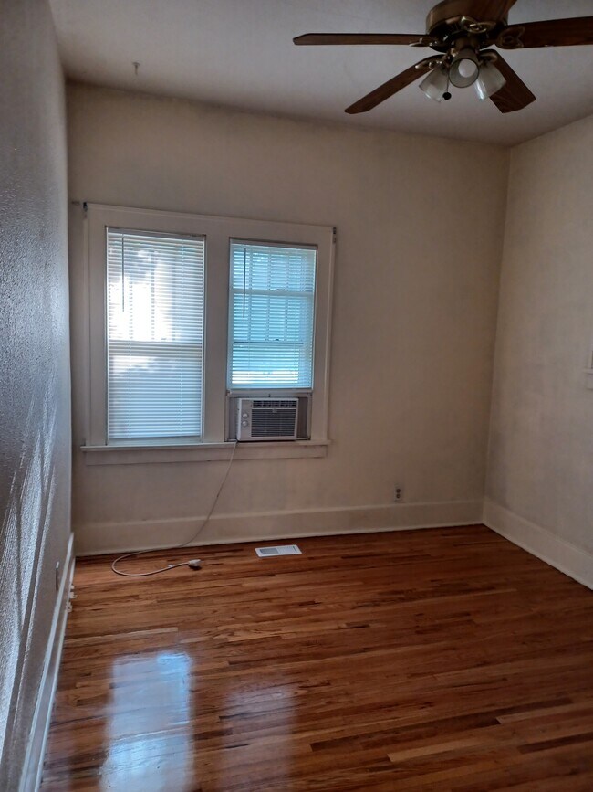 Building Photo - 1308-1312 12th Ave