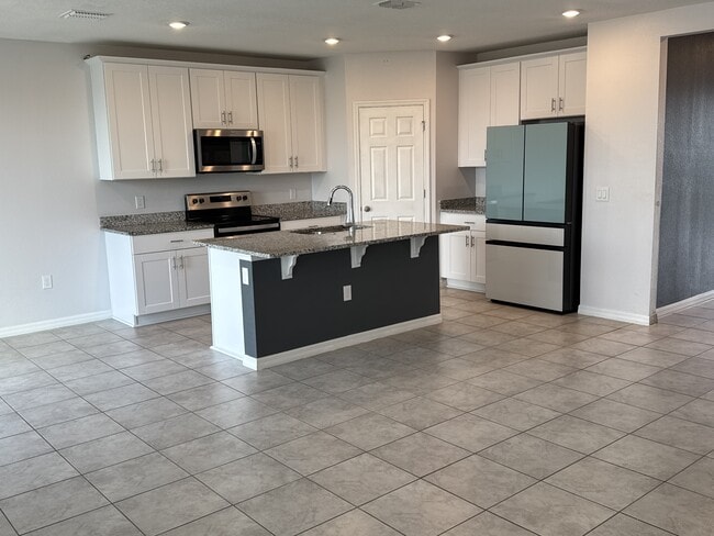 Building Photo - 512 Mckenna Dr