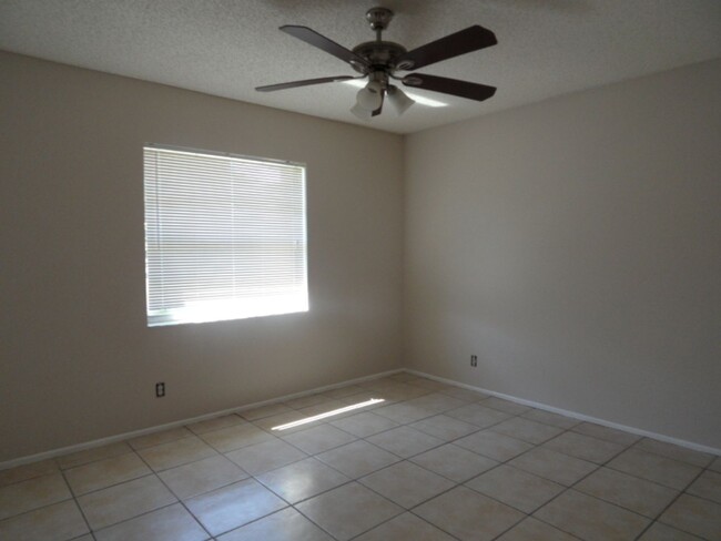 Building Photo - 2-Bed, 2-Bath Condo in Coral Springs!