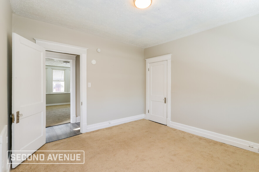 Building Photo - 646 S 43rd St