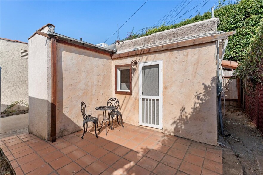 Building Photo - 4044 Huron Ave