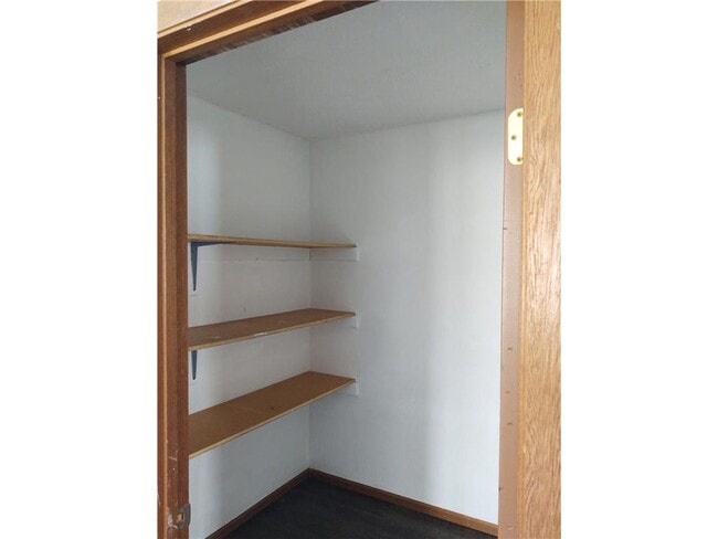 Building Photo - 222 6th St SW