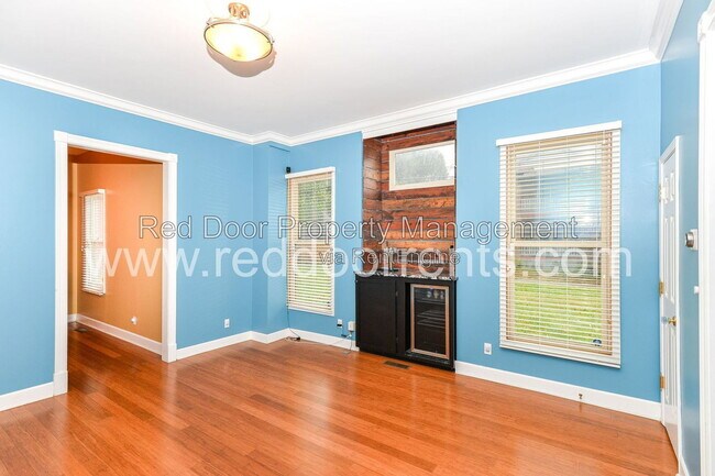 Building Photo - 1332A N College Ave