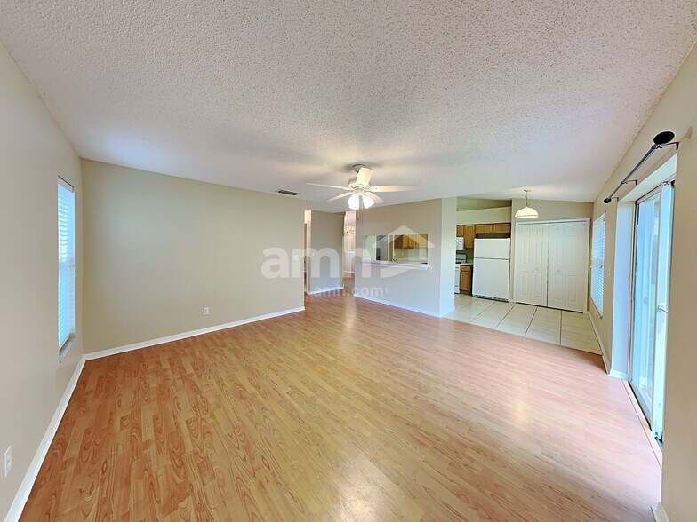 Building Photo - 12131 Woodglen Cir