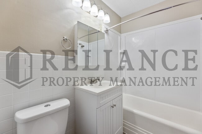 Building Photo - 440 S Osage St