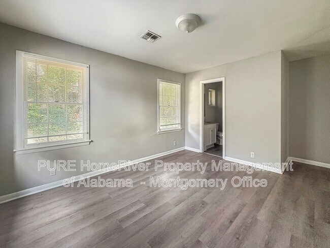 Building Photo - 1701 Longmeadow Dr