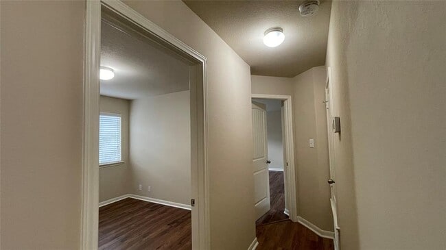 Building Photo - 1807 Colorado Bend Dr