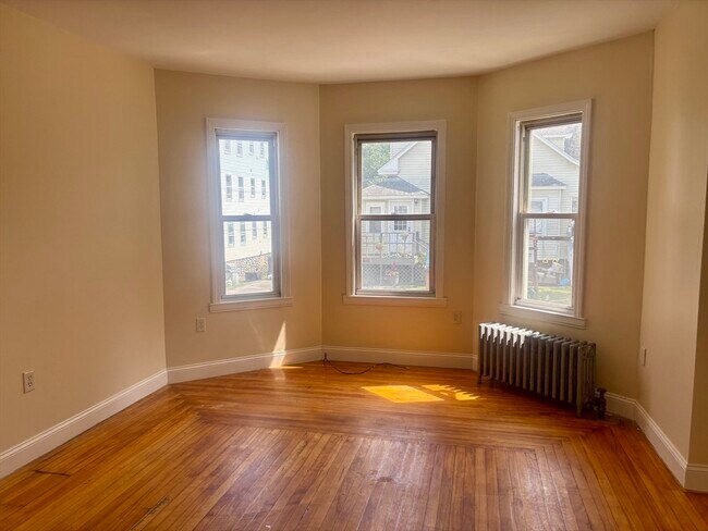 Building Photo - 8 Stearns St