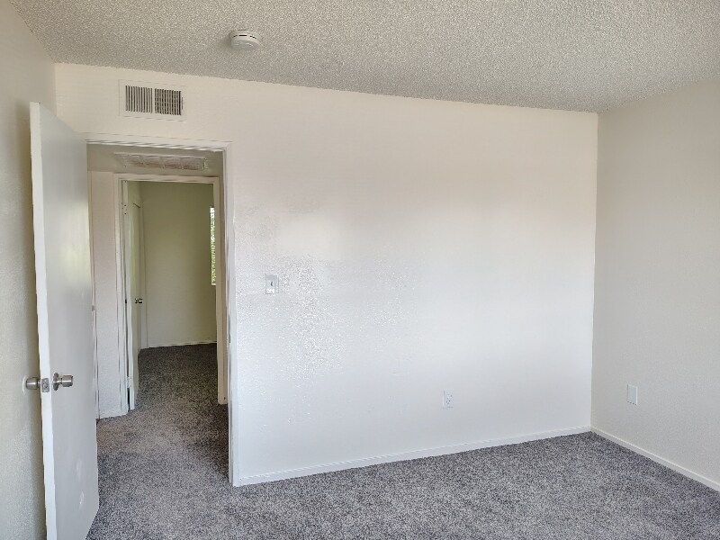 Building Photo - 2010 Larcus Ave