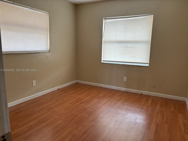 Building Photo - 6541 SW 41st Ct