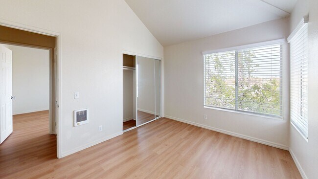 Building Photo - 1202 Donax Ave